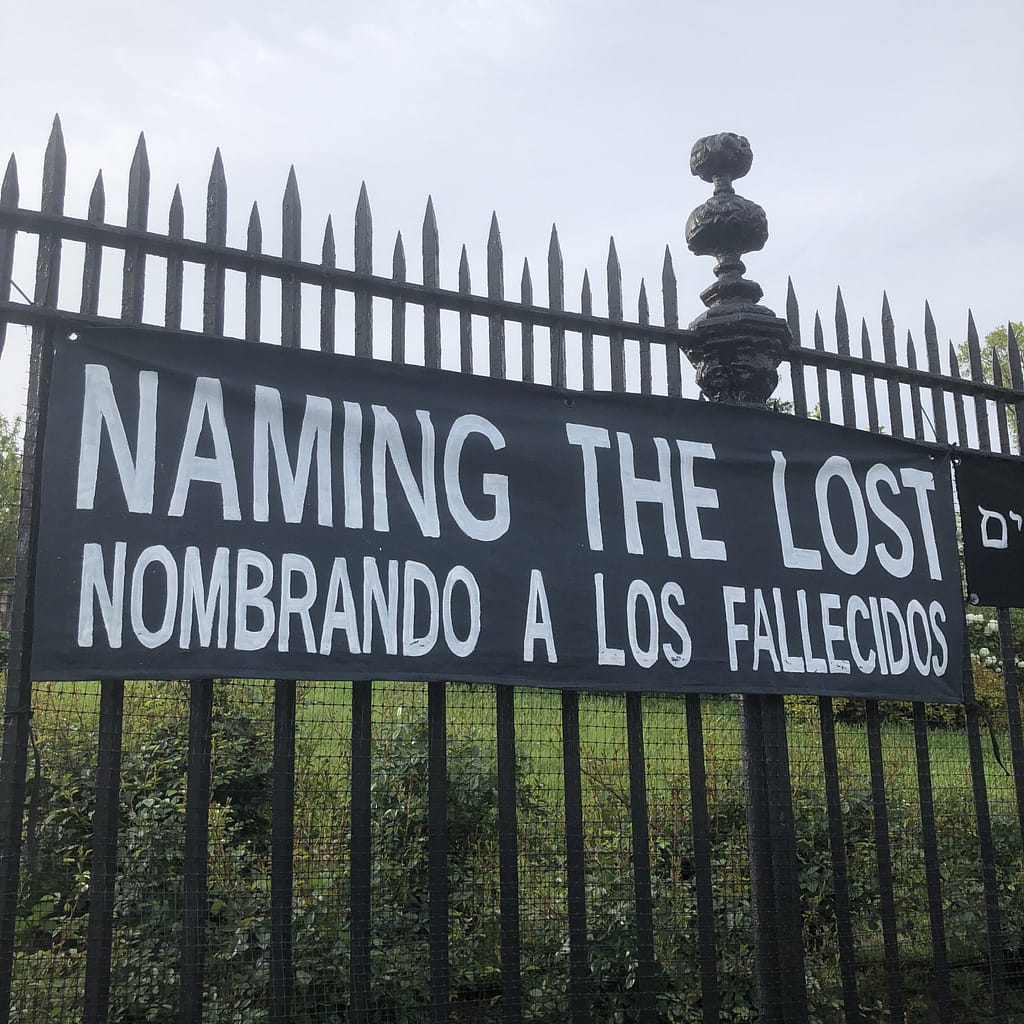 Naming The Lost / Nombrando A Los Fallecidos